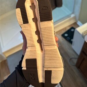 Gray oncloud, women, size 10